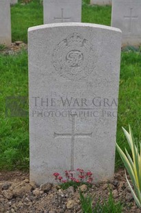 LE GRAND HASARD MILITARY CEMETERY, MORBECQUE - SIMMONS, H