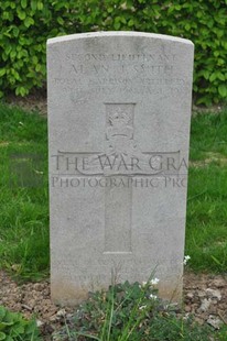 LE GRAND HASARD MILITARY CEMETERY, MORBECQUE - SMITH, ALFRED THOMAS