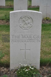 LE GRAND HASARD MILITARY CEMETERY, MORBECQUE - SMITH, JAMES WILLIAM