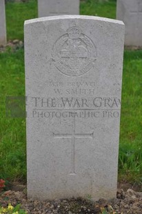 LE GRAND HASARD MILITARY CEMETERY, MORBECQUE - SMITH, W