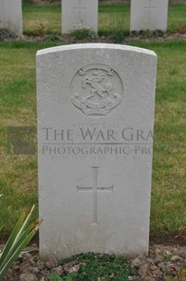LE GRAND HASARD MILITARY CEMETERY, MORBECQUE - SUTCLIFFE, FRANK