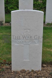LE GRAND HASARD MILITARY CEMETERY, MORBECQUE - SUTTON, MARK