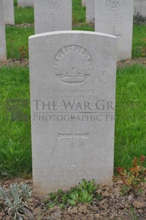 LE GRAND HASARD MILITARY CEMETERY, MORBECQUE - SYMMONDS, HERBERT