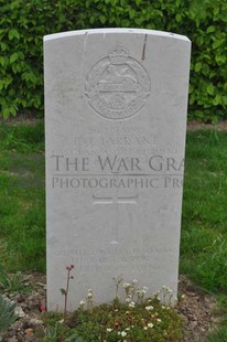 LE GRAND HASARD MILITARY CEMETERY, MORBECQUE - TARRANT, PERCIVAL JOHN