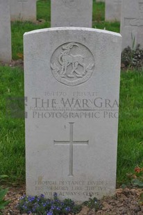 LE GRAND HASARD MILITARY CEMETERY, MORBECQUE - TOON, A G