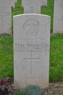 LE GRAND HASARD MILITARY CEMETERY, MORBECQUE - URE, THOMAS