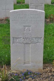 LE GRAND HASARD MILITARY CEMETERY, MORBECQUE - VANNER, ALFRED