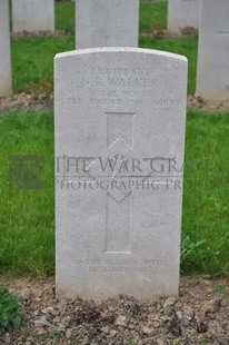 LE GRAND HASARD MILITARY CEMETERY, MORBECQUE - WALKER, NORMAN REGINALD