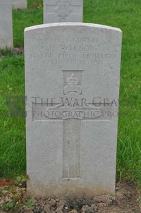 LE GRAND HASARD MILITARY CEMETERY, MORBECQUE - WILSON, F