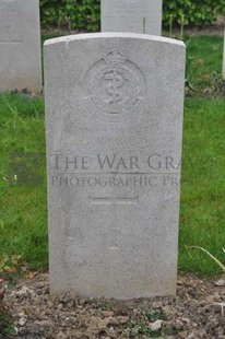 LE GRAND HASARD MILITARY CEMETERY, MORBECQUE - WRIGHT, THOMAS