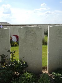 Couin New British Cemetery - Rogers, J E