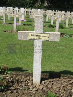 GLAGEON COMMUNAL CEMETERY - BERTHAULT, ALFRED