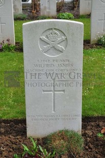 GLAGEON COMMUNAL CEMETERY - JAMES, WILFRID