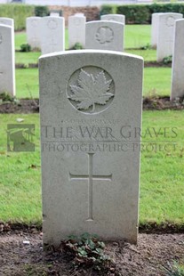 LA LAITERIE MILITARY CEMETERY - BAKER, P I