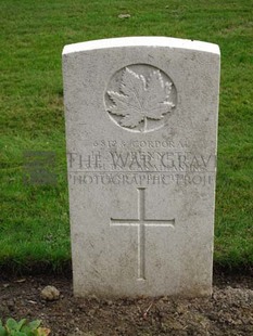 LA LAITERIE MILITARY CEMETERY - BENNETT, H W