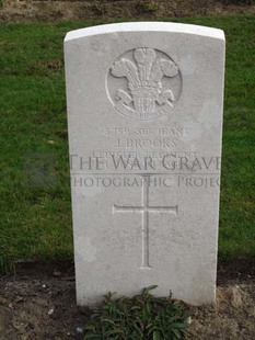 LA LAITERIE MILITARY CEMETERY - BROOKS, J