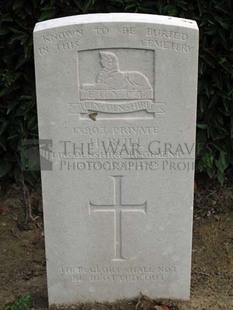 LA LAITERIE MILITARY CEMETERY - BULL, H