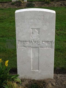 LA LAITERIE MILITARY CEMETERY - BUNNEY, WALTER