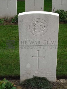 LA LAITERIE MILITARY CEMETERY - CHARLTON, HUGH VAUGHAN