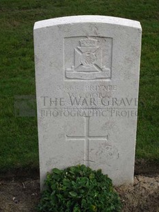 LA LAITERIE MILITARY CEMETERY - COOK, W