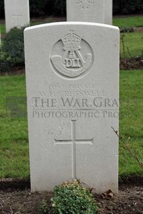 LA LAITERIE MILITARY CEMETERY - CRESSWELL, WILLIAM HERBERT