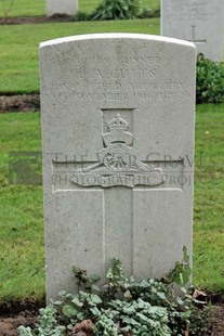 LA LAITERIE MILITARY CEMETERY - CUTTS, JAMES ALBERT