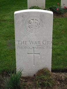 LA LAITERIE MILITARY CEMETERY - DALE, ARTHUR WILLIAM