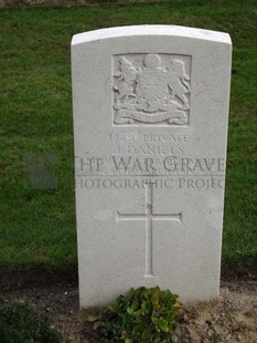 LA LAITERIE MILITARY CEMETERY - DANIELS, J