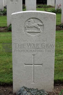 LA LAITERIE MILITARY CEMETERY - DAVIES, T