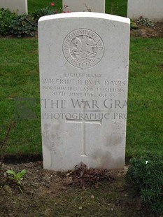 LA LAITERIE MILITARY CEMETERY - DAVIS, WILFRID JERVIS