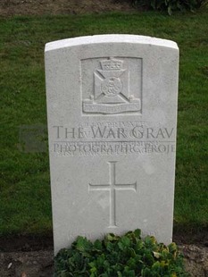 LA LAITERIE MILITARY CEMETERY - DIXON, WILLIAM JOHN