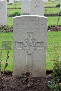 LA LAITERIE MILITARY CEMETERY - DOUGLAS, ERNEST