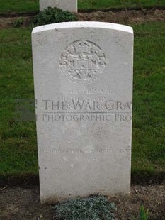 LA LAITERIE MILITARY CEMETERY - DUNLOP, ROBERT