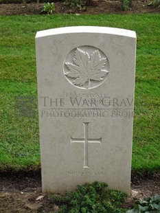 LA LAITERIE MILITARY CEMETERY - EMBREE, G W