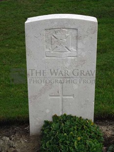 LA LAITERIE MILITARY CEMETERY - GERNAT, HERBERT