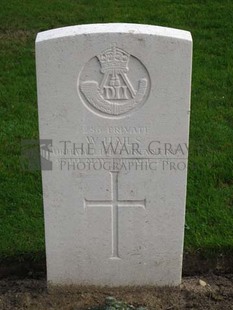 LA LAITERIE MILITARY CEMETERY - HAILS, WILLIAM