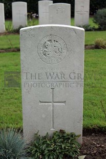 LA LAITERIE MILITARY CEMETERY - HARM, THOMAS