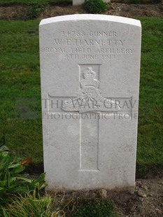 LA LAITERIE MILITARY CEMETERY - HARNETTY, W E