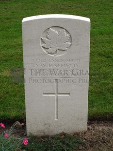 LA LAITERIE MILITARY CEMETERY - HATFIELD, ARTHUR WELLSLEY