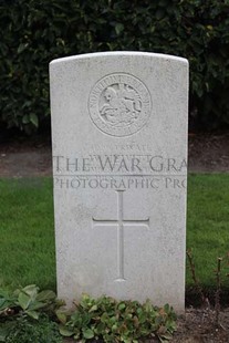 LA LAITERIE MILITARY CEMETERY - HEWITT, W