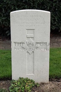 LA LAITERIE MILITARY CEMETERY - HIGGINS, H