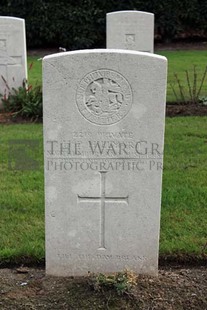LA LAITERIE MILITARY CEMETERY - HILLYARD, HENRY PERCY