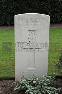 LA LAITERIE MILITARY CEMETERY - HOWE, ILLTYD JOHN