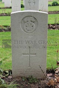 LA LAITERIE MILITARY CEMETERY - HUGHES, THOMAS
