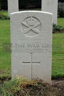 LA LAITERIE MILITARY CEMETERY - JONES, W J