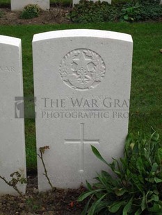 LA LAITERIE MILITARY CEMETERY - KIRKWOOD, RAMSAY BORTHWICK