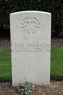 LA LAITERIE MILITARY CEMETERY - LINDE, HENRY EYRE