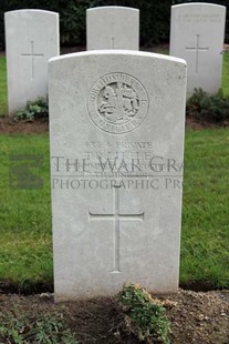LA LAITERIE MILITARY CEMETERY - LITTLE, T R