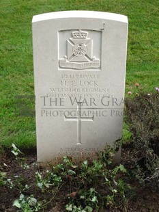 LA LAITERIE MILITARY CEMETERY - LOCK, HERBERT ERNEST