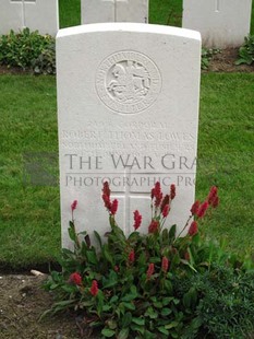 LA LAITERIE MILITARY CEMETERY - LOWES, ROBERT THOMAS